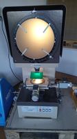 Mitutoyo PJ300  Profilprojektor