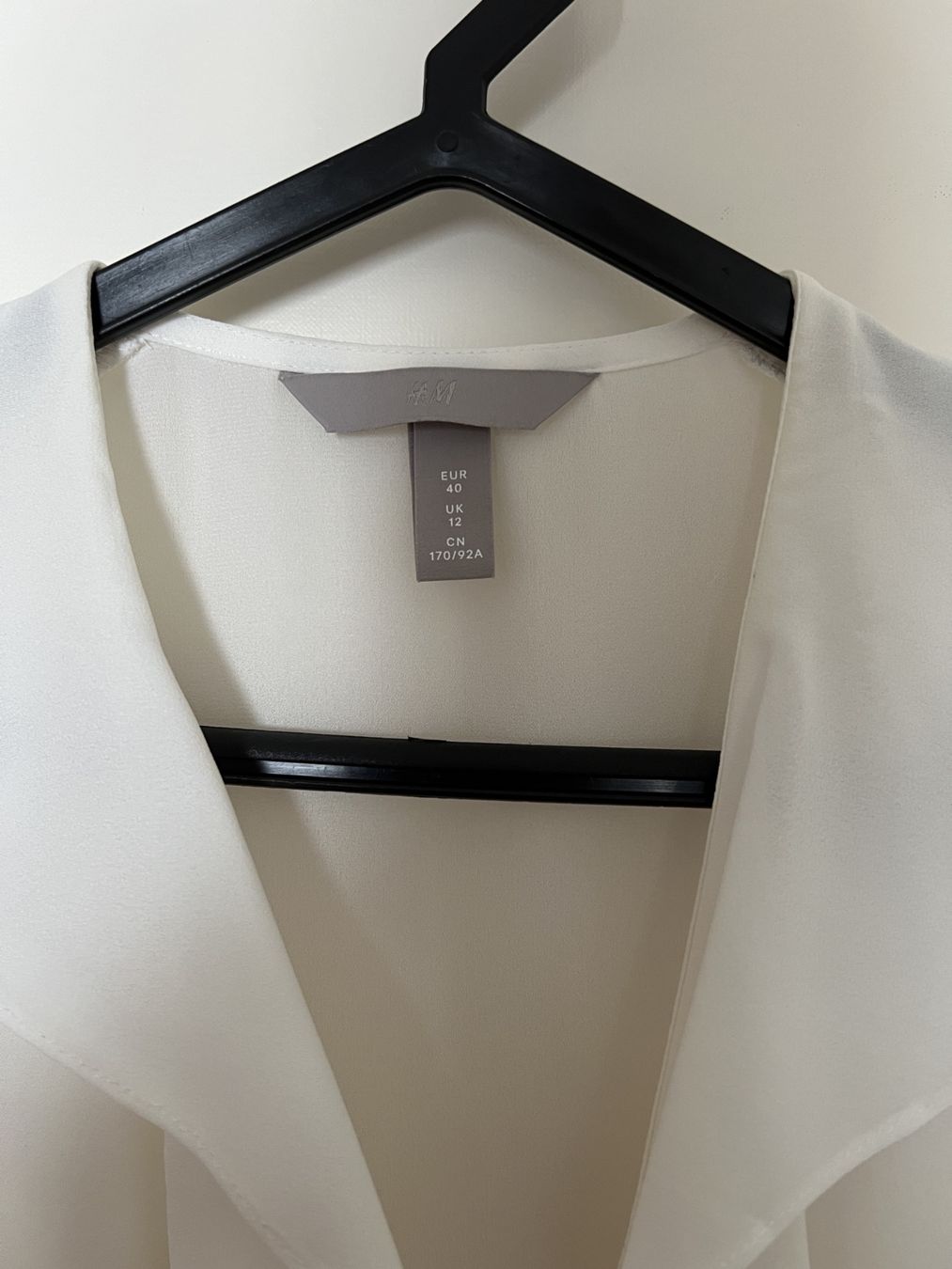 H&M Top: Top H&M White EUR 40 – Usato da Horgen venduto da linuxrp 1