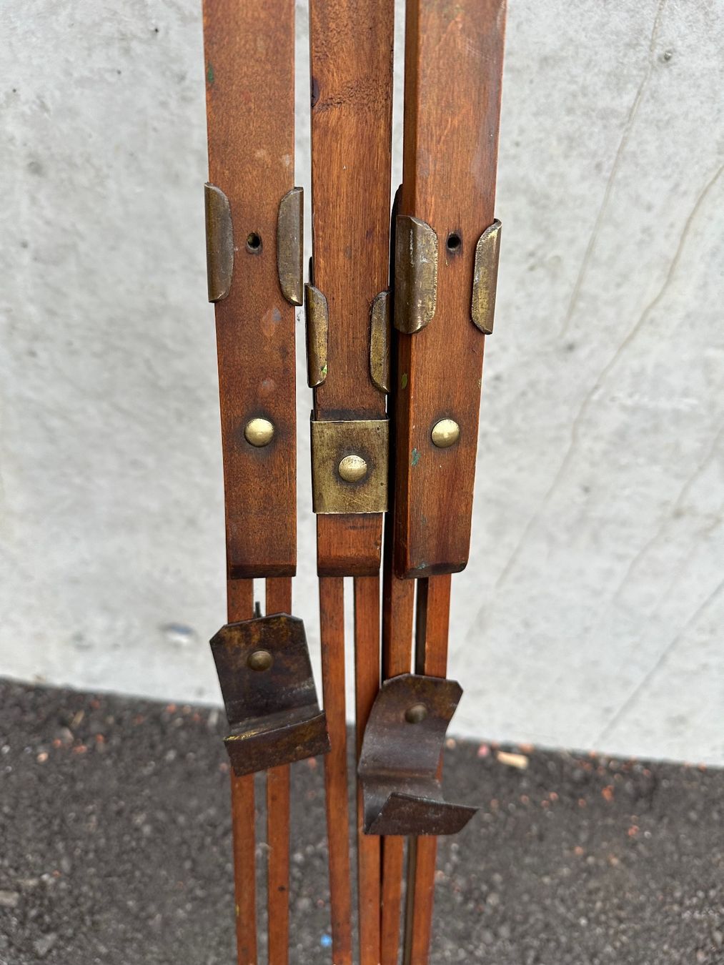Chevalets: Antikes Stativ mir toller Patina, Staffelei oder Socklel usw – D'occasion à Laufenburg par industrial-silence 7