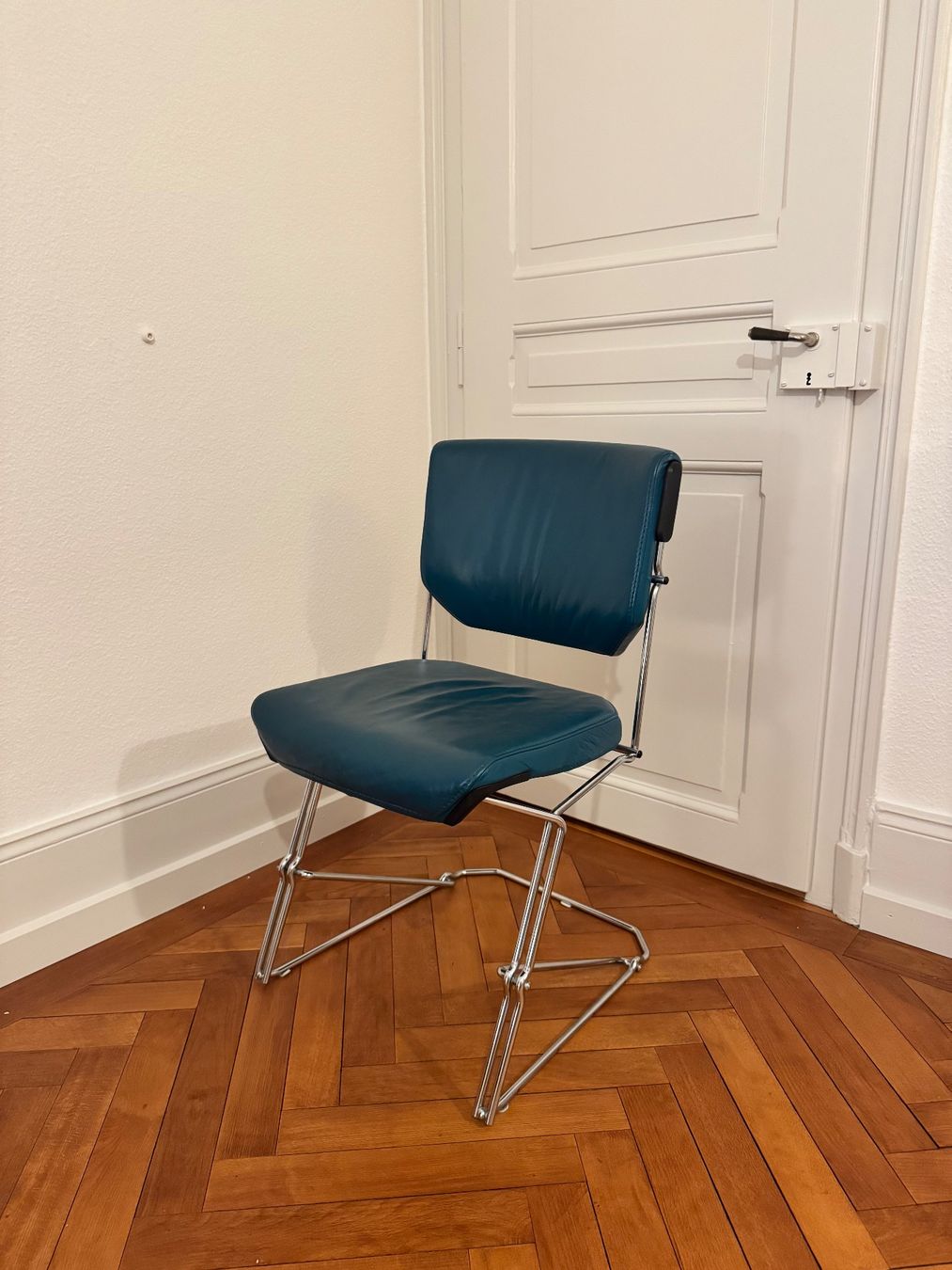 Giroflex Sedie: Albert Stoll Giroflex Stuhl Chrom mit Leder – Usato da Bern venduto da neilnoah
