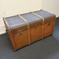 Überseekoffer Reisekoffer Truhe antik (K.v. Hoven)