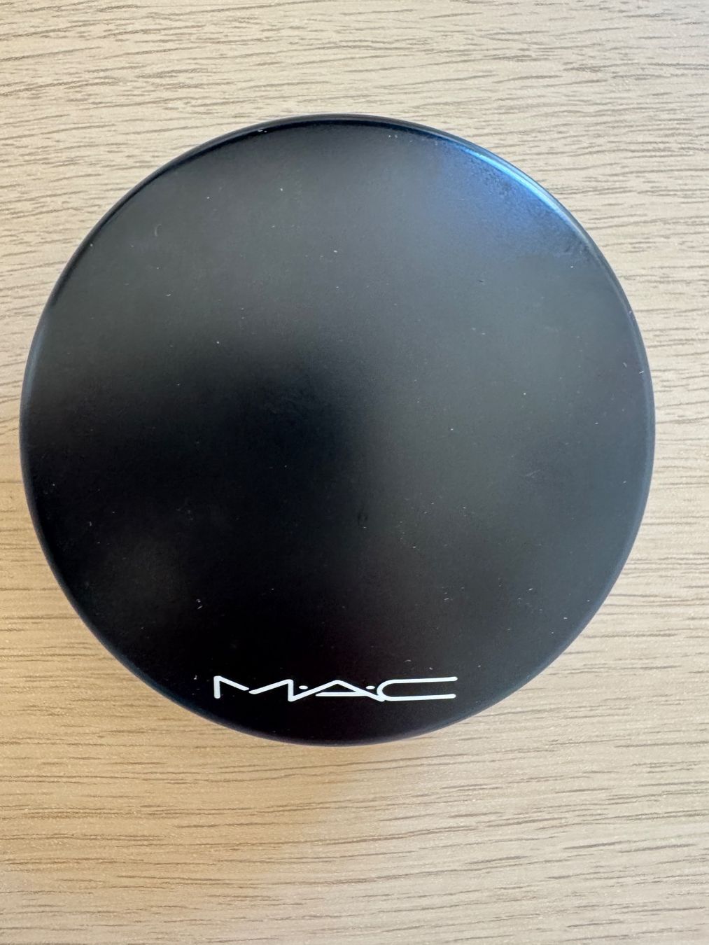 Mac Cosmetics Maquillage: MAC, Puder, Medium Plus – D'occasion à Basel par Pacco09
