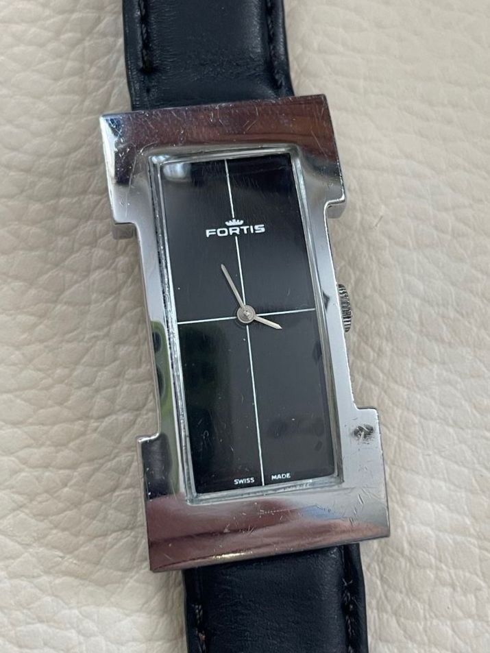 Fortis Orologi: Montre Fortis rectangulaire mécanique – Usato da Posieux venduto da Angeles82