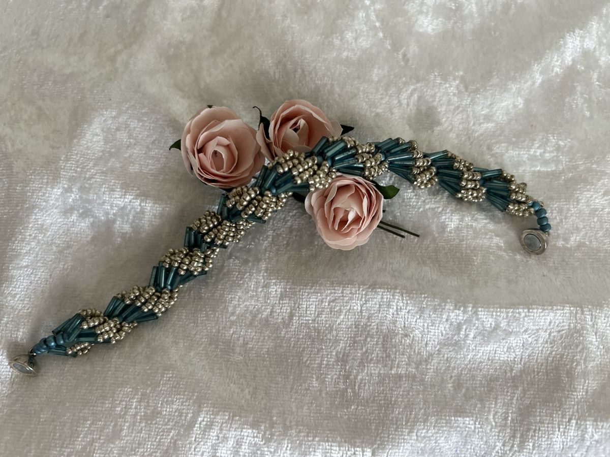 Bracciali & Braccialetti: Handgemachtes Perlenarmband, türkis-silber, elegant – Nuovo (secondo la descrizione) da Ettiswil venduto da nat_9vgc 2