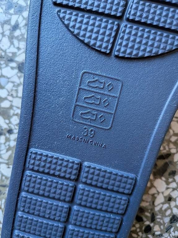 Chaussures hommes: NEU - Flip Flops Gr. 39 blau – Neuf avec emballage d'origine à Bern par samtgrau 3