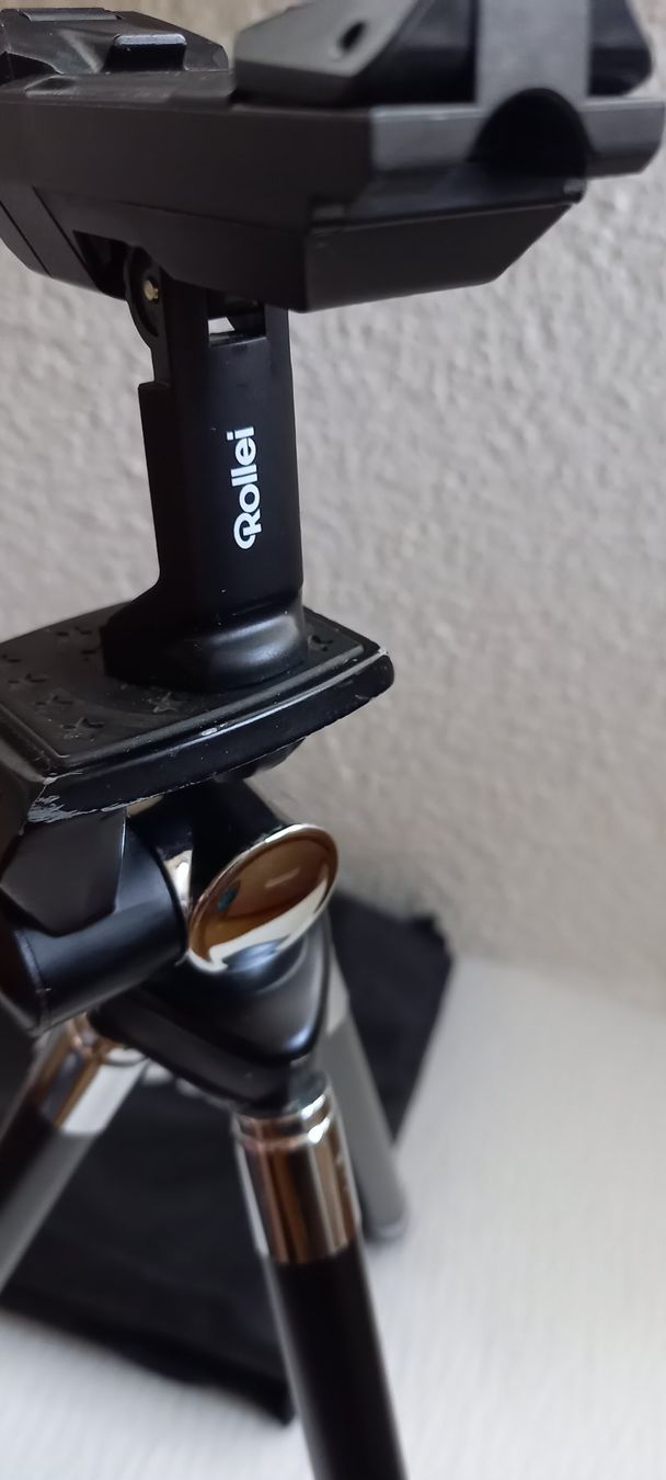 Rollei Treppiedi & Teste: Rollei Mini-Stativ / Tischstativ mit Smartphone-Halterung – Usato da Kriens venduto da Freundundhelfer 2