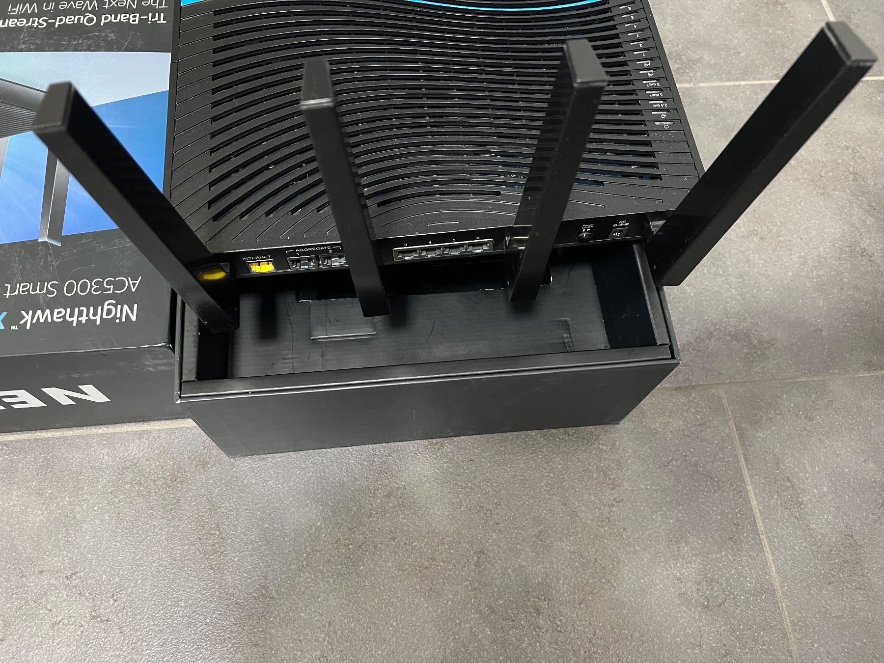 Netgear Modems & Router: Router Netgear R8500 Nighthawk X8 – Gebraucht aus Spreitenbach von nikix94 2