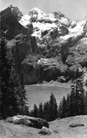Kandersteg (BE) Oeschinensee Blüemlisalp