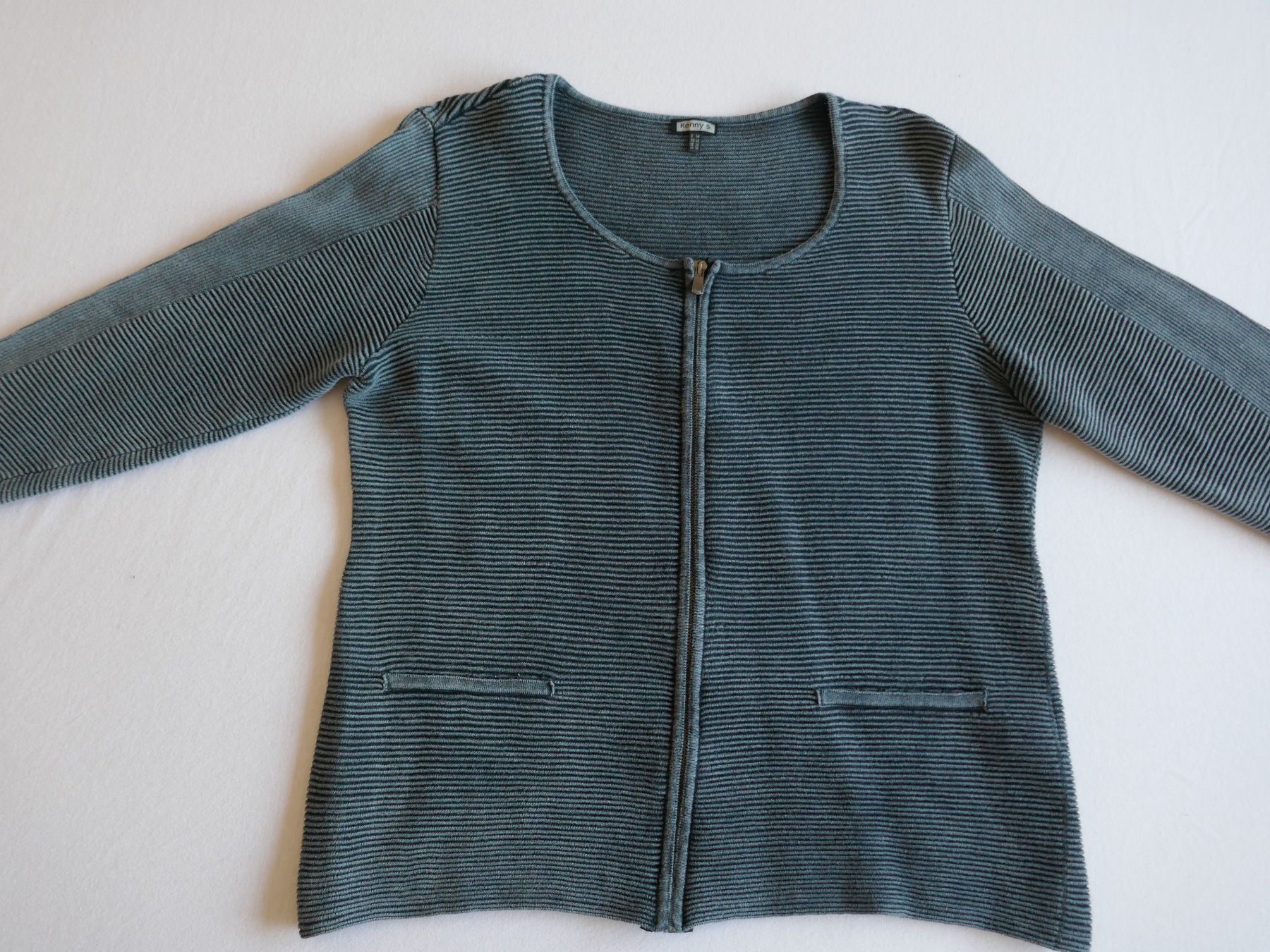 Giacche: Kenny S.   Damenstrickjacke mit Zipper  -  grau – Usato da Volketswil venduto da Cobra22 1