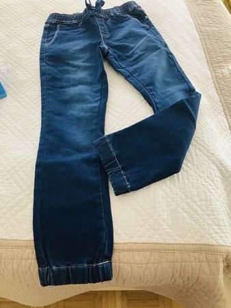 Jeans 8 ans NEW