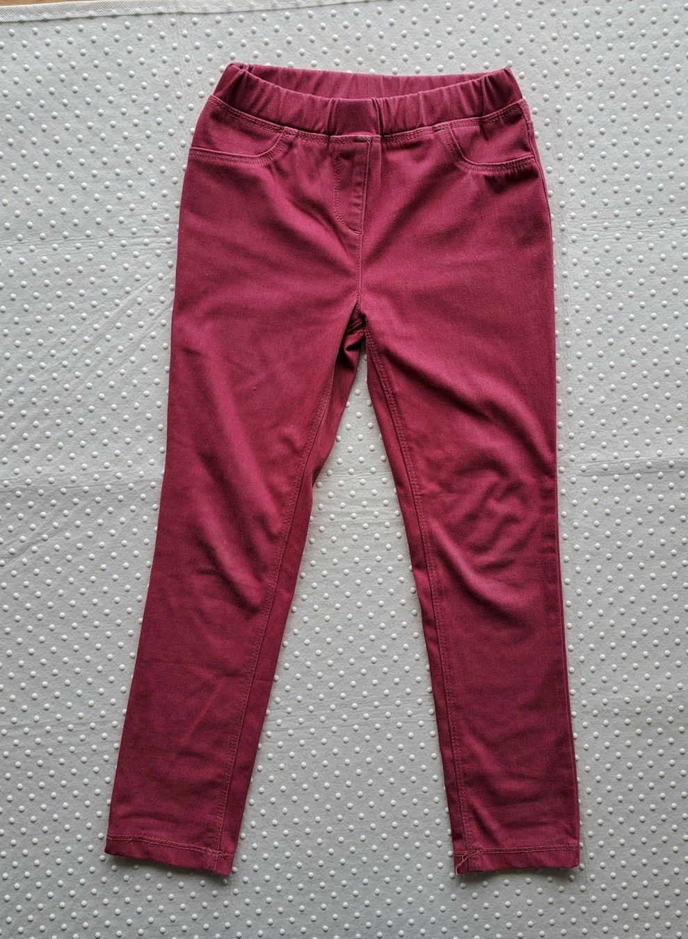 Pantaloni: Beerenfarbene Mädchen Hose, Grösse 128, bequem – Usato da Gysenstein venduto da joshuas81