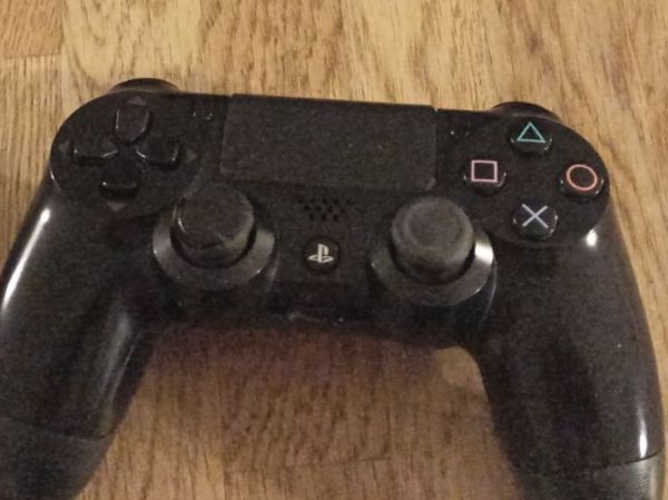 Sony Konsolen: Sony - PlayStation 4 - PS4 SLIM / Controller / Spiele / usw. – Gebraucht aus Oberweningen von mar_87mx 9