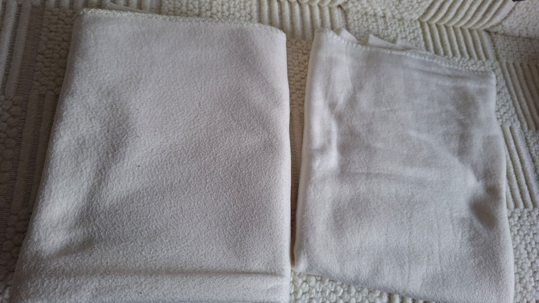 Decken: 1 lot de 2 couvertures crème 100 % polyester – Gebraucht aus Yverdon-les-Bains von Monique6