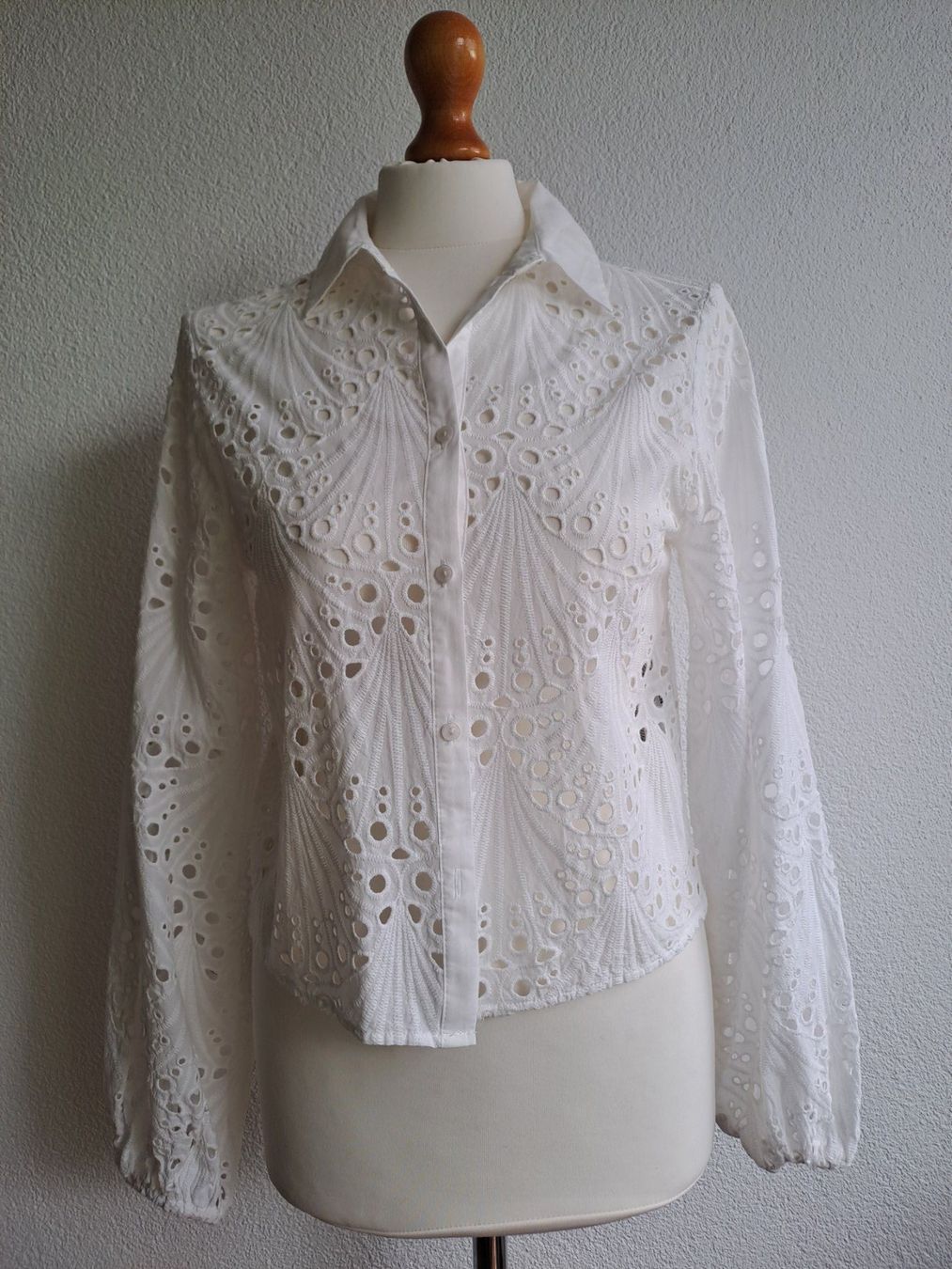C&A Camicette: Statement-Bluse weiss C&A 34 – Nuovo (secondo la descrizione) da Volketswil venduto da ronbons 1