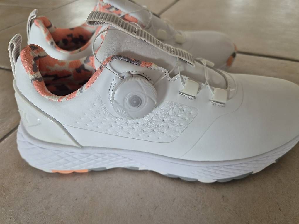 Scarpe da donna: Damen Golfschuhe Grösse 37-38 – Usato da Wallenwil venduto da Britishbulldog