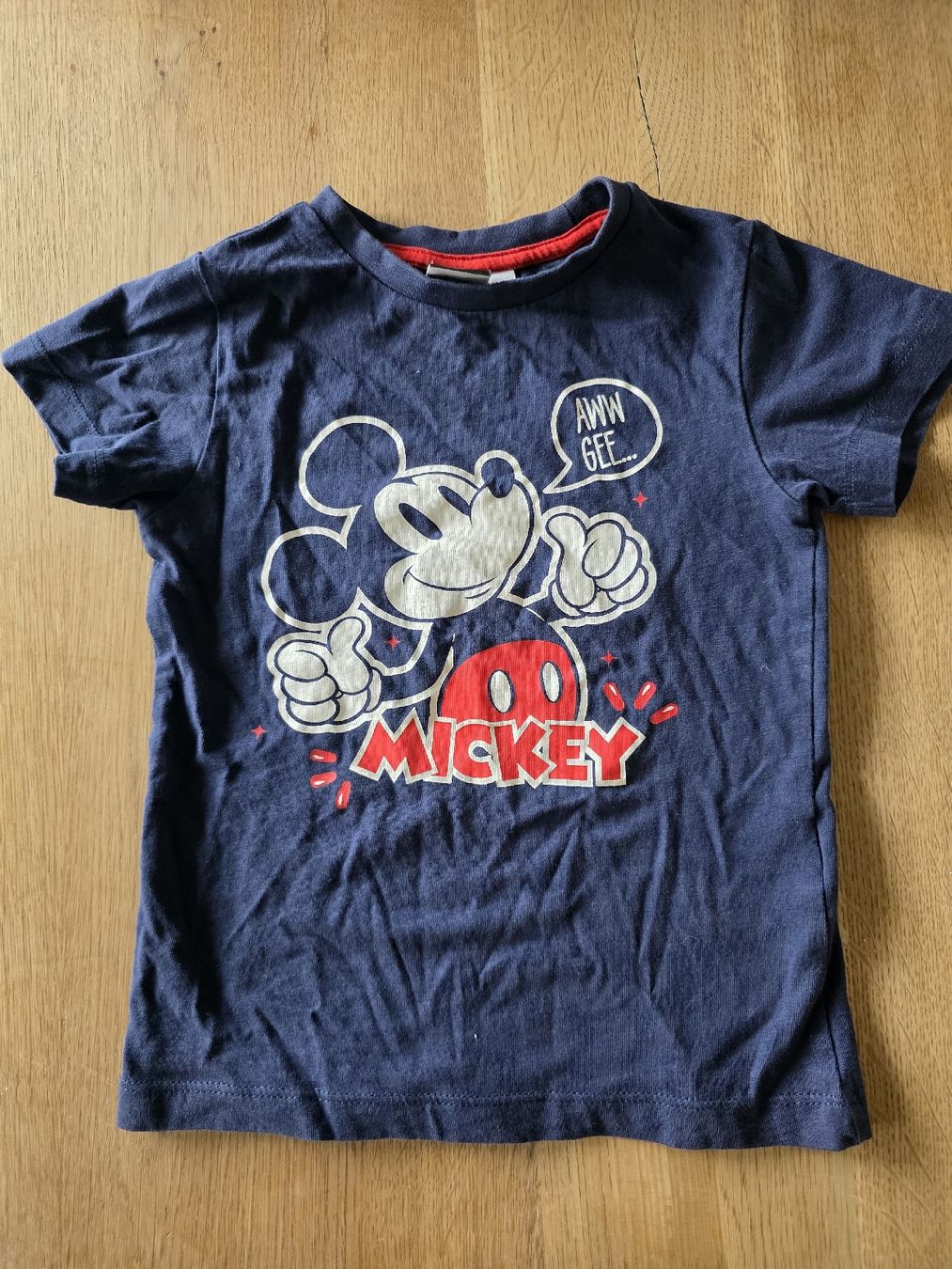 T-shirts: Disney Mickey Mouse 98/104 cm – D'occasion à Altstätten SG par Carrybones