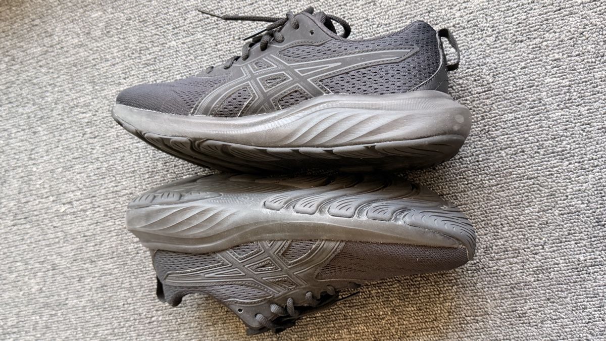 Asics Scarpe da uomo: Asics Gel unisexe taille 40 noir – Usato da Bulle venduto da LeMoleson 2