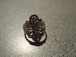 Ring silberfarbig, geschwungen