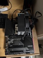 MAG Z690 TOMAHAWK WIFI DDR4 + i5 13600k 16GB ddr4 2400