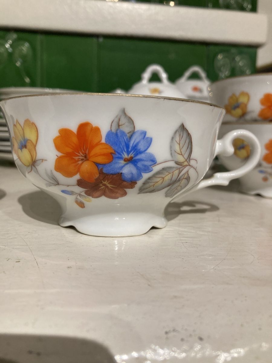 Geschirrsets: Tee- Kaffeeservice 12tlg. Blumendekor/Goldrand – Gebraucht aus Wolfwil von kreabea 2