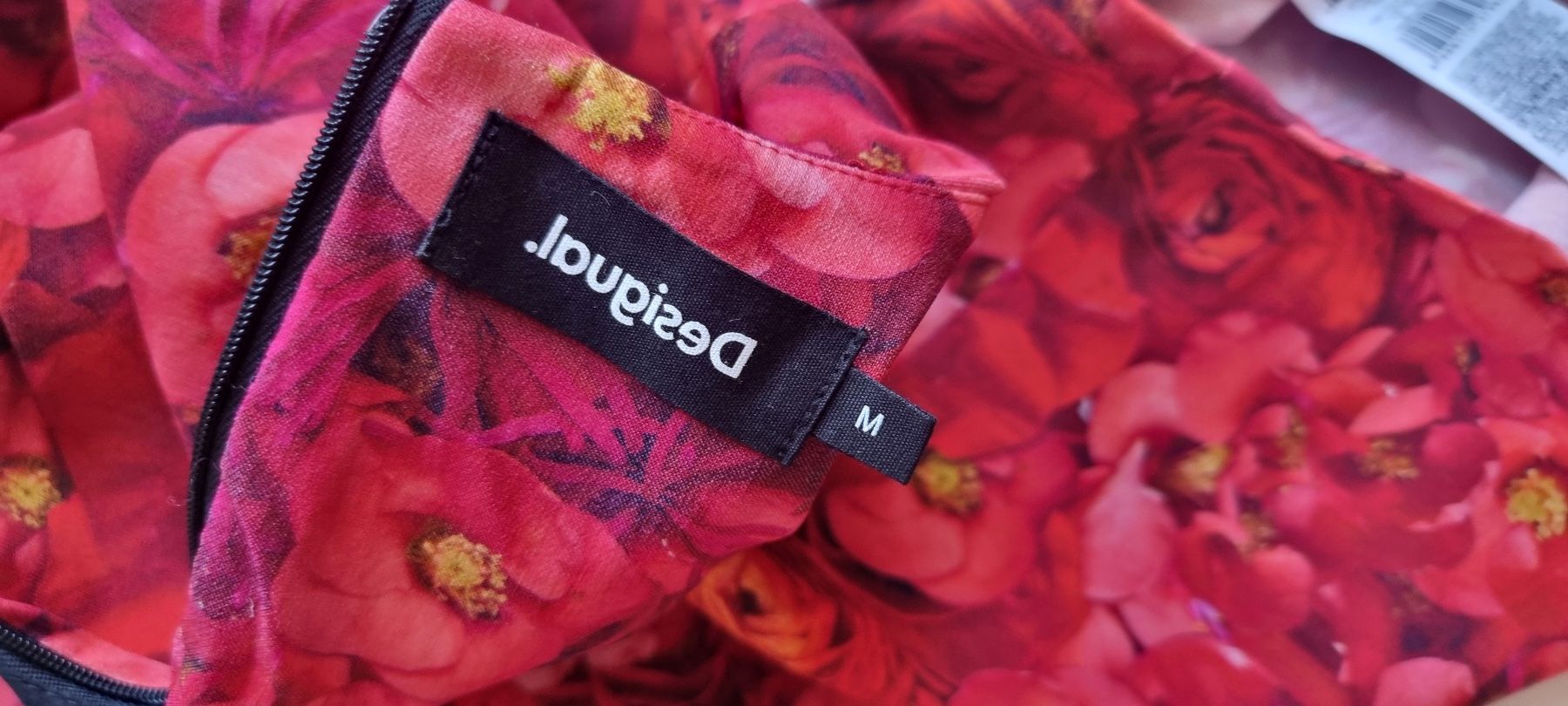 Desigual Vestiti: Desigual Minikleid - rote Rosen – Usato da Zwingen venduto da sinarp2 3