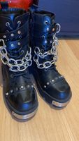 Bottes noires avec chaînes et clous taille 39
