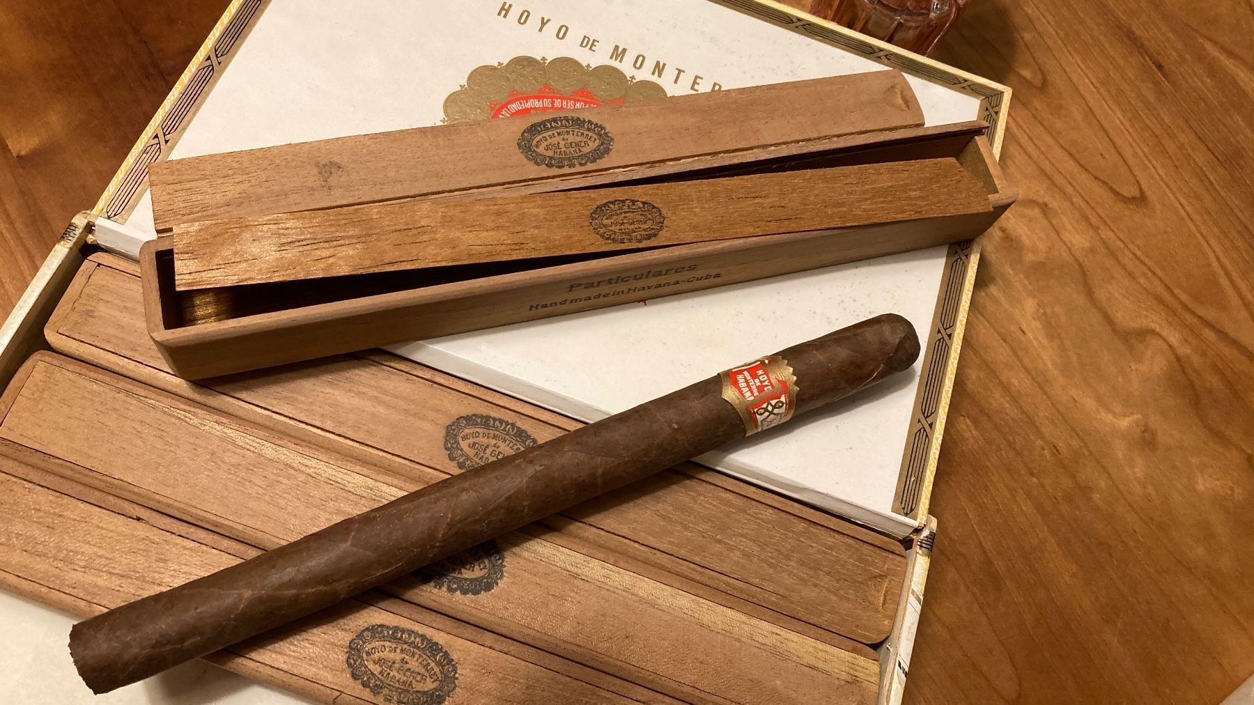 Sigari: Hoyo de Monterey Particulares – Nuovo e nell'imballaggio originale da Teufen AR venduto da Partagas69