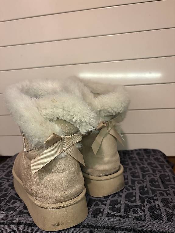 Scarpe da donna: Winterschuhe – Usato da Hellikon venduto da ind_m7n8 2