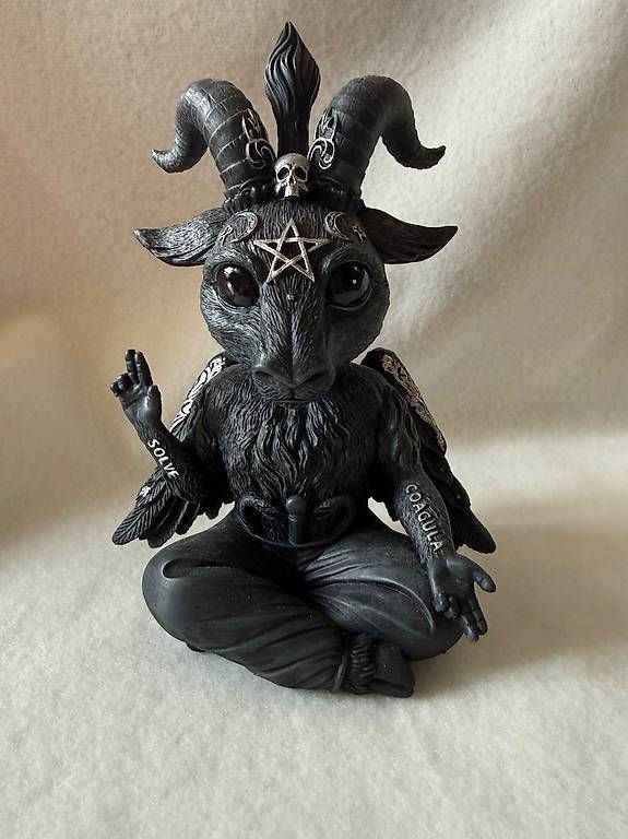 Figuren: Statuettes en résine noire – Gebraucht aus Troinex von mai_2rqv