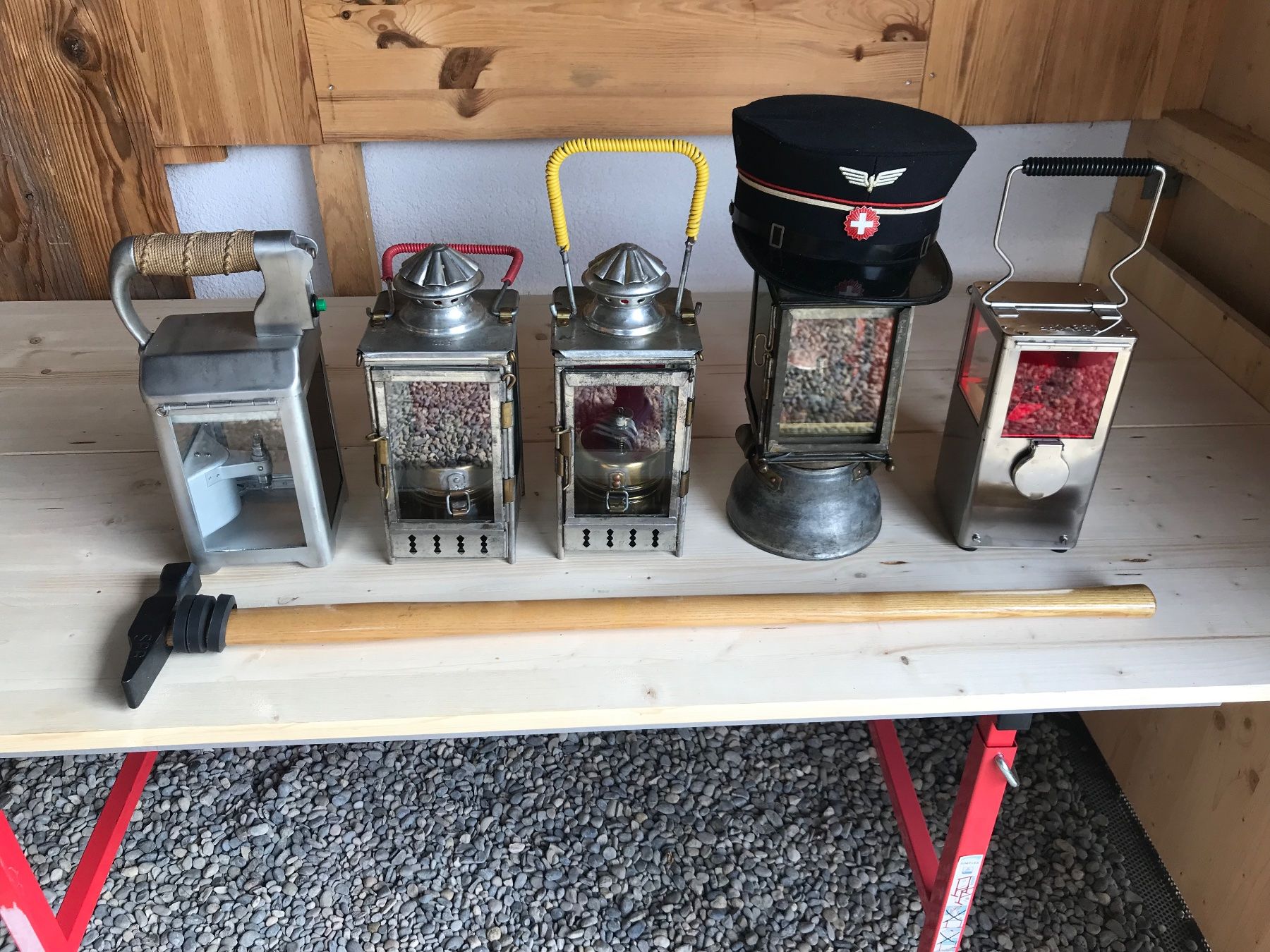 SBB/CFF/FFS Modellini di ferrovie: Lot mit SBB Artikeln – Usato da Erschwil venduto da Freitag1