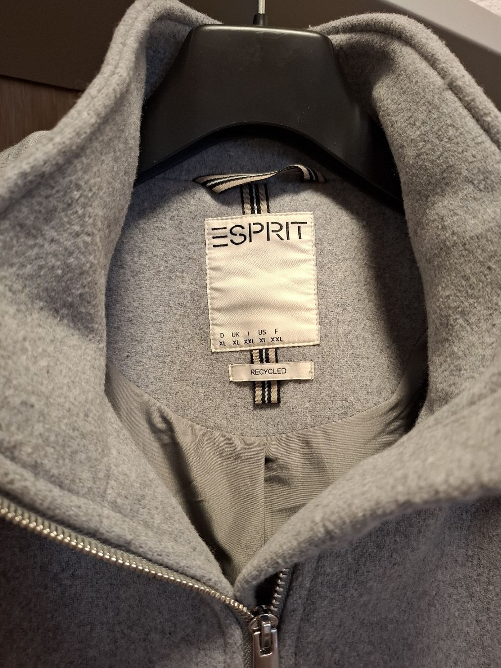 Esprit Cappotti: Esprit Wintermantel, grau, Gr. XL – Usato da Lütisburg venduto da amerika123 1
