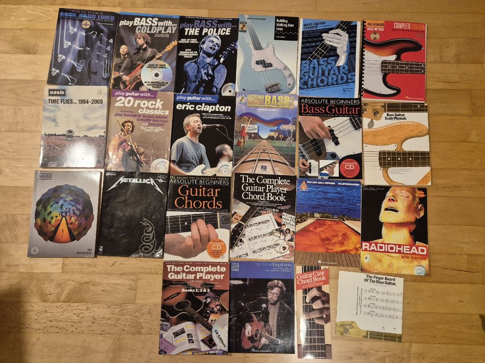 Huge lot Guitar & Bass Books chords, tabs & tuition (Gebraucht) in