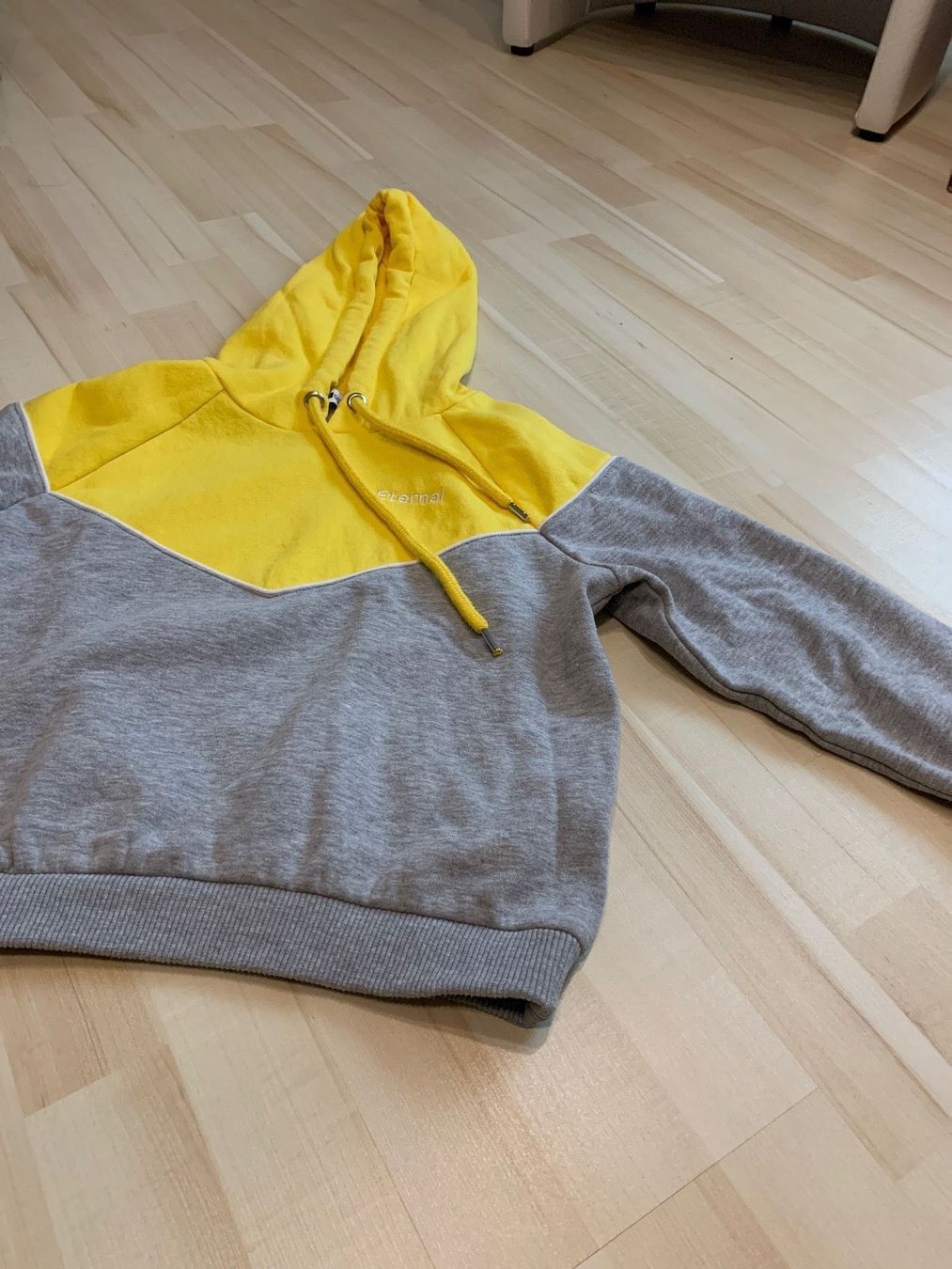 Maglioni & Felpe: Damen Hoodie – Usato da Zofingen venduto da saaraaah___ 1