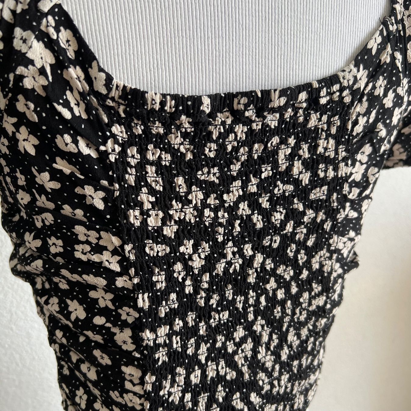H&M Tops: H&M Blumen Top XS – Neuf (Voir description) à Tagelswangen par SpicyChicken 4