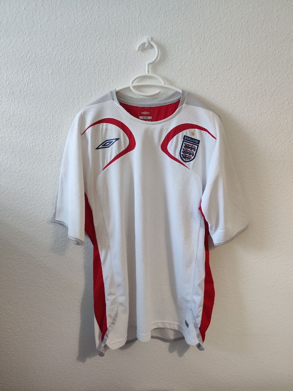 Umbro Leibchen & Hosen: England 2006/07 Trainingstrikot (XL) – Gebraucht aus Basel von Ringolero