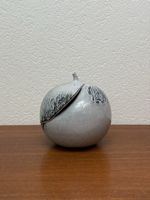 Surrealismus Skulptur Apfel mit Frisur vintage Keramik