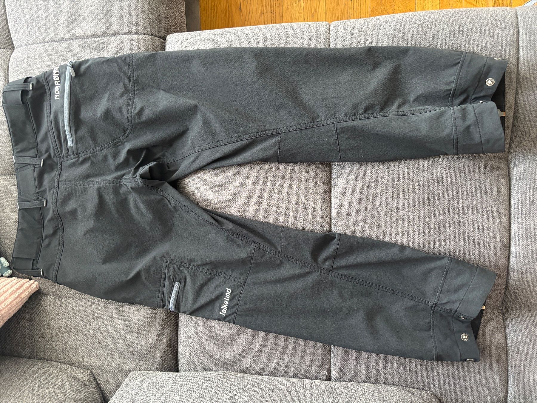 Norrøna Pantaloni: Norrona Wanderhose Gr.S/kurz – Usato da Hasliberg-Hohfluh venduto da hasliberg79 2