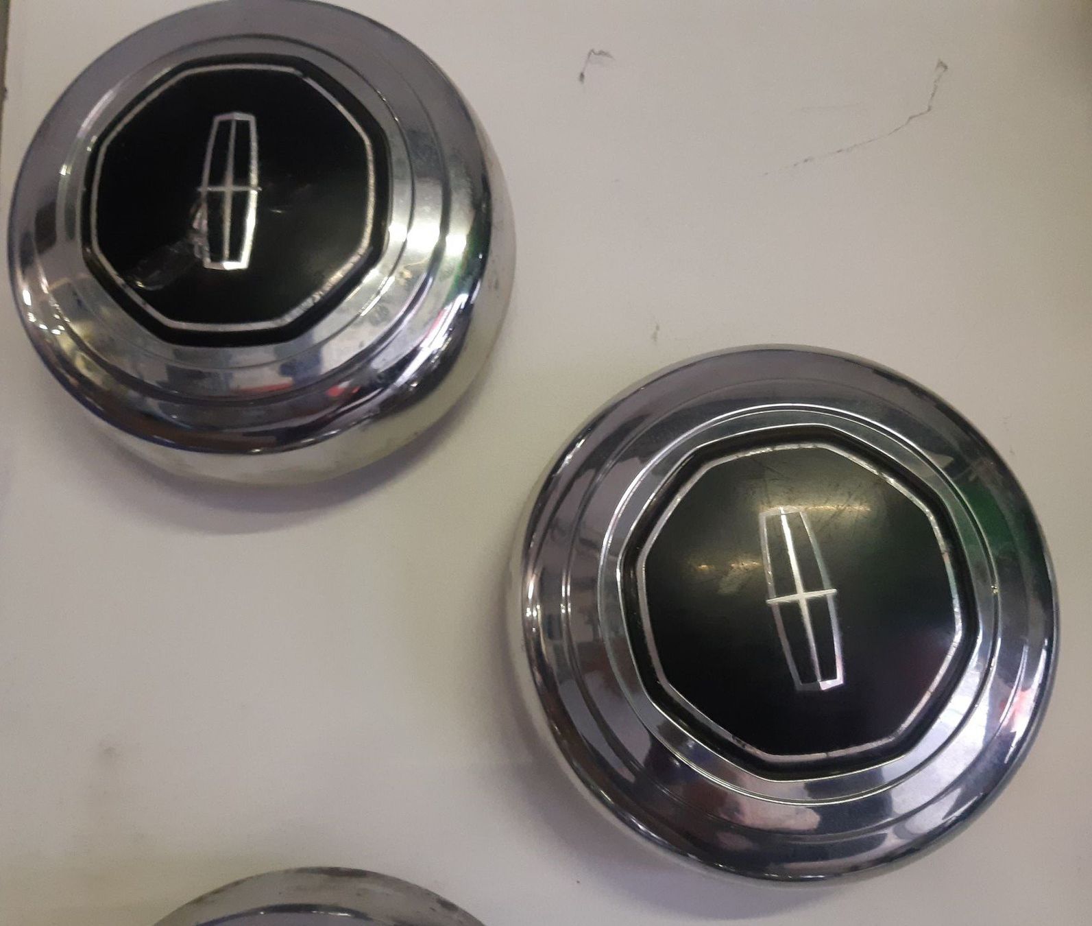Lincoln Tutti pezzi di ricambio auto: Radnabendeckel  Lincoln – Usato da Niedergösgen venduto da usc_9sk7 1