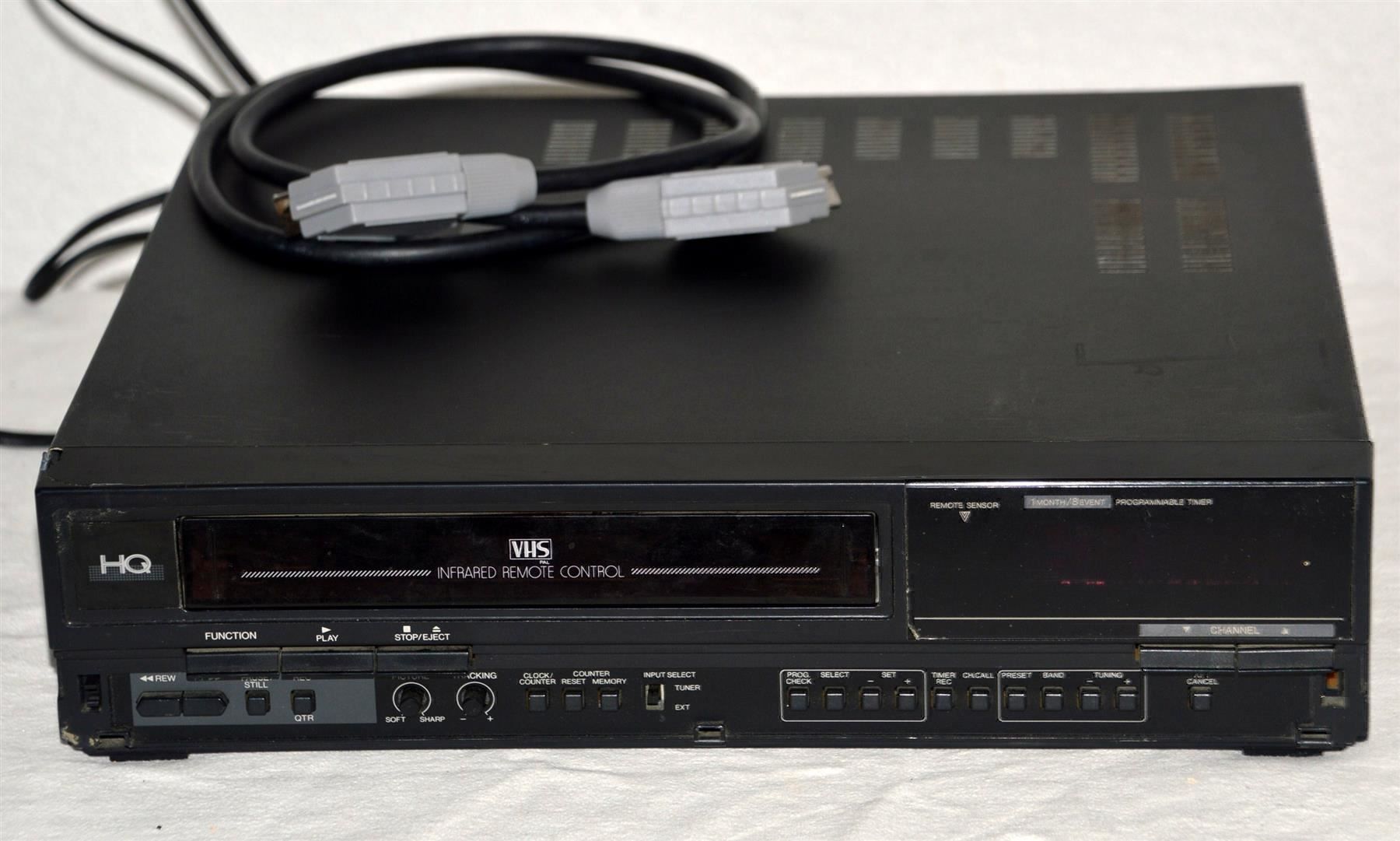 Registratori: Videorecorder VHS Intervision V-191 – Usato da Collonges venduto da arashee