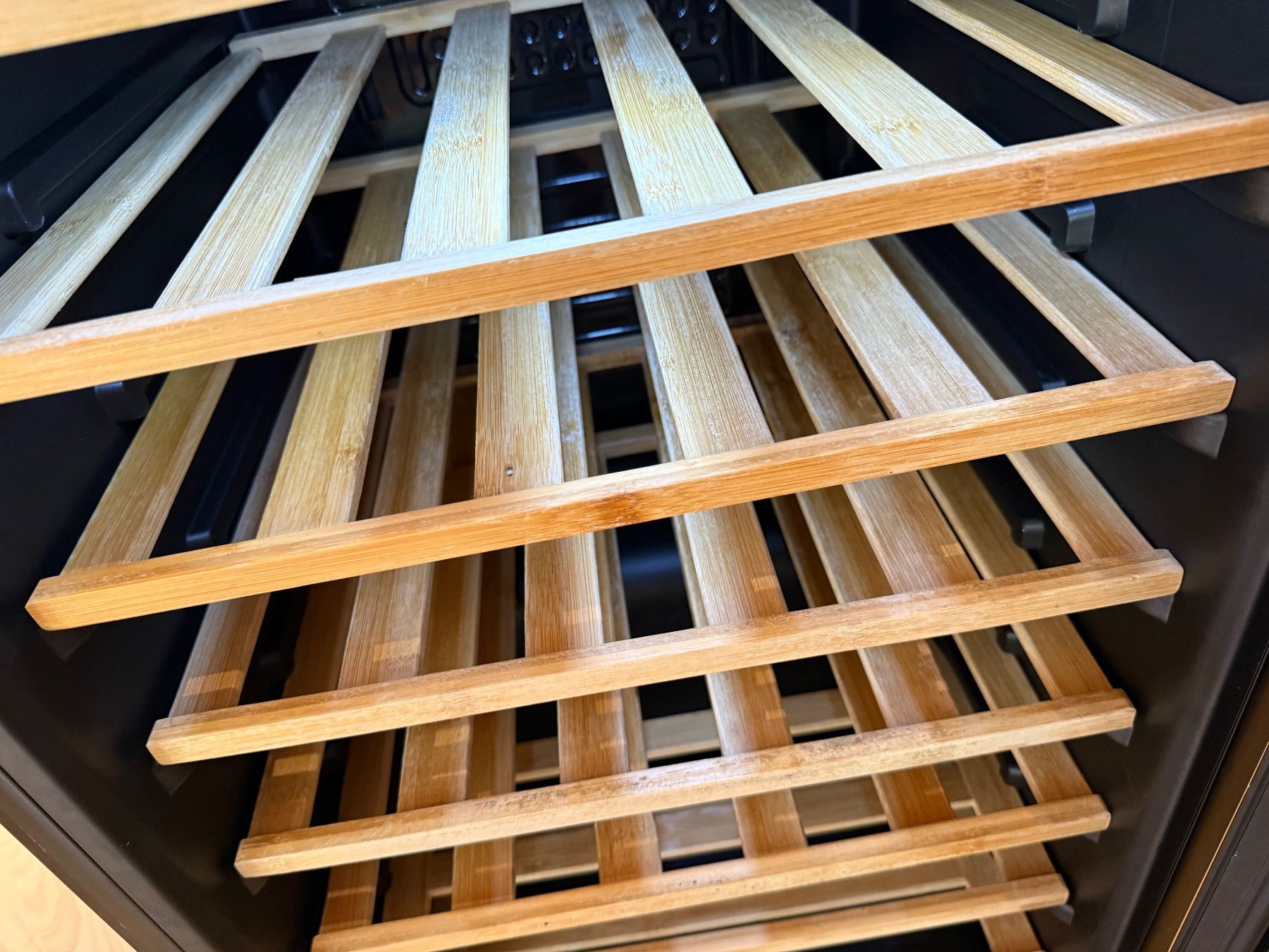 Candy Kühlschrank: Candy Weinkühlschrank MODEL CWC 154 EEL/N neuwertig – Gebraucht aus Wöschnau von Vinsale 4