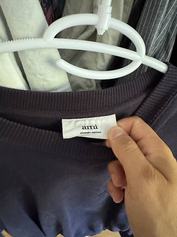 Maglioni & Felpe: Ami Paris Sweatshirt – Usato da St. Gallen venduto da rechsteinersell 1