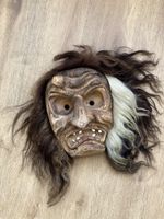 Holzmaske mit Haaren Kunsthandwerk Handarbeit Unikat