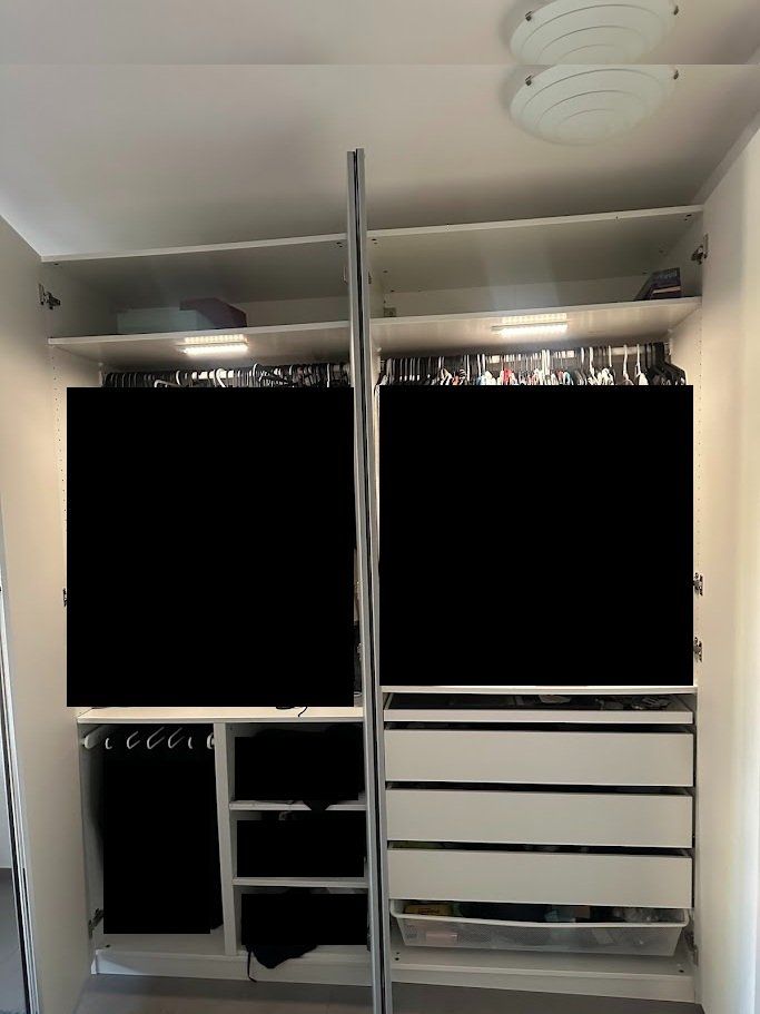 Ikea Armoires: IKEA PAX Wardrobe with Mirror Doors – D'occasion à Zürich par nat_t6g9 1