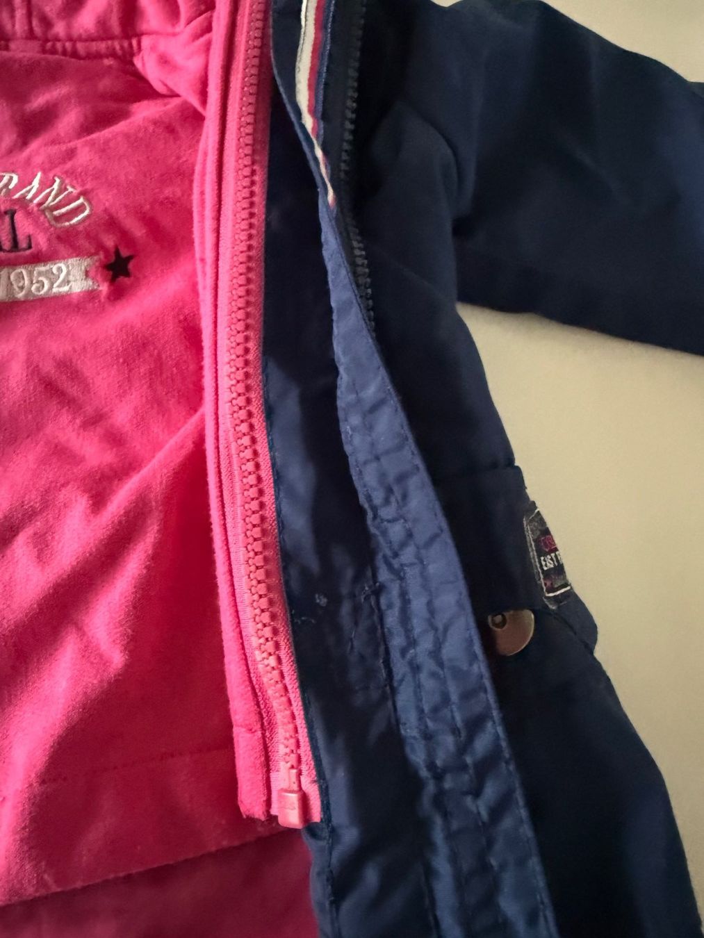 C&A Giacche & Cappotti: Uebergangsjacke Gr. 98 mit Kapuze (2xJacke in 1) – Usato da Dällikon venduto da dahi1 5