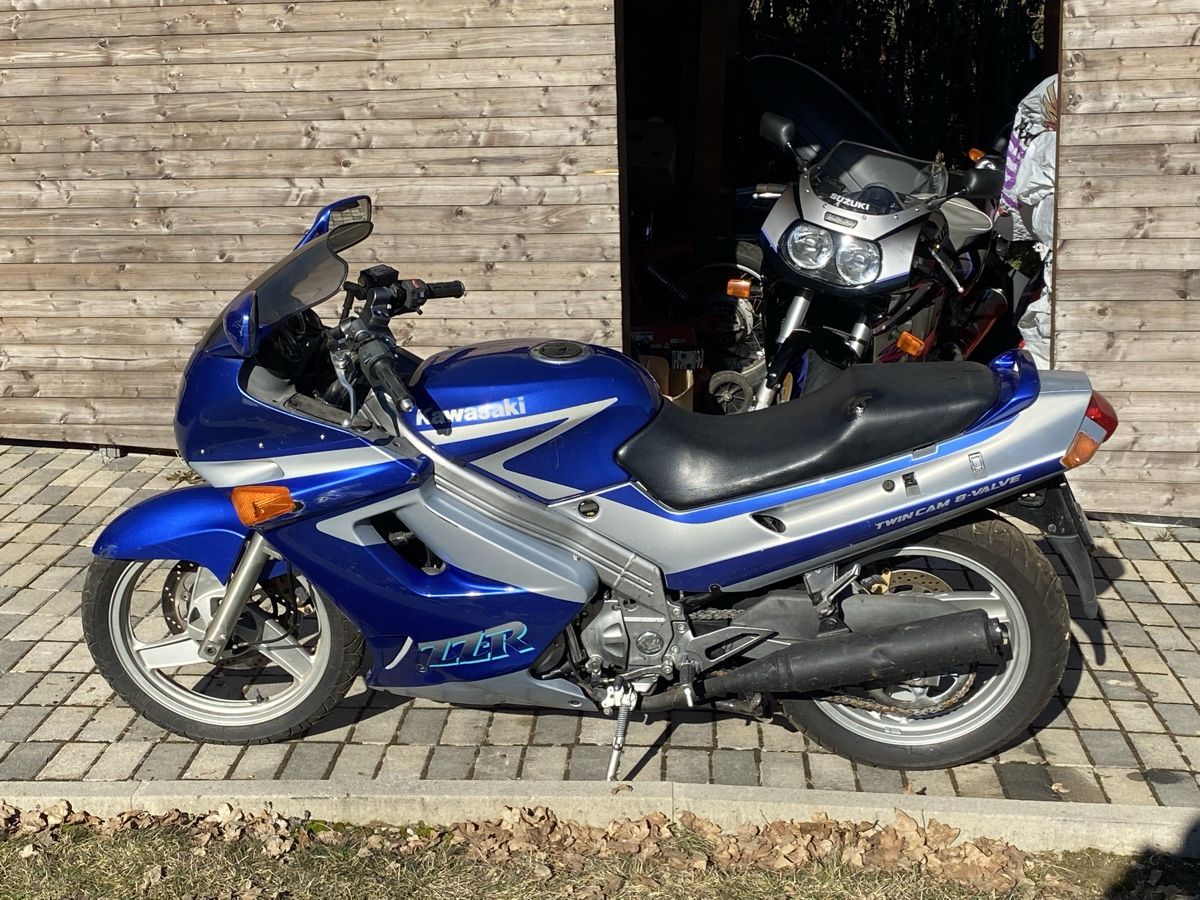Kawasaki Strada: Rare Kawasaki ZZR 250 – Usato da Vucherens venduto da Chexbres69 1