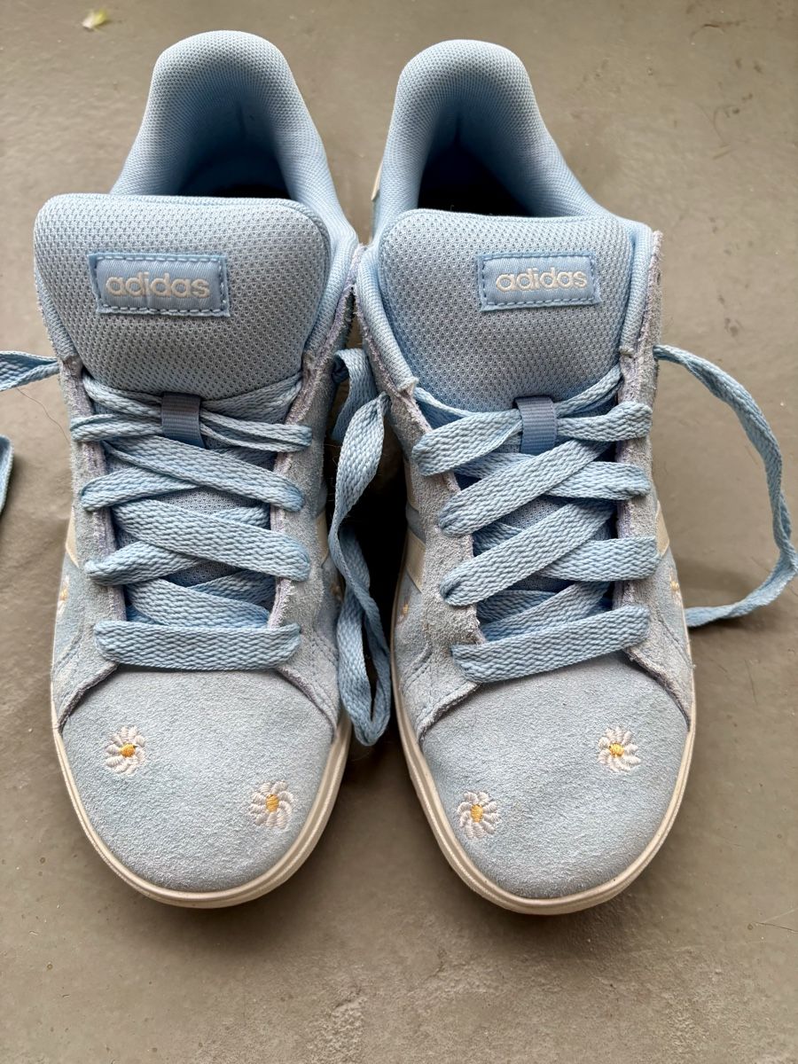 Adidas Scarpe da donna: Schöne neuwertige Adidas Turnschuhe 38 – Nuovo (secondo la descrizione) da Meilen venduto da HappyGirl70