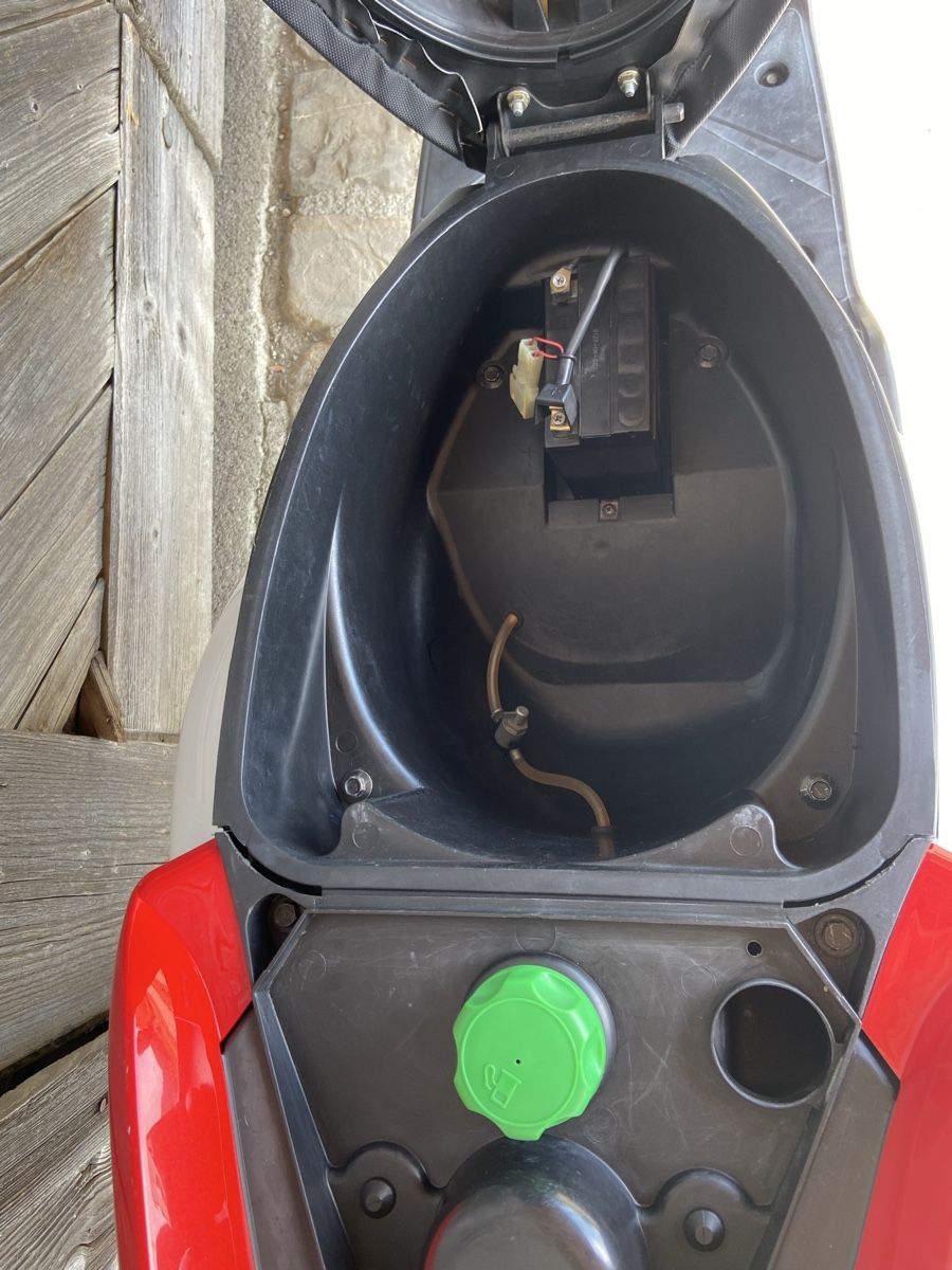 Yamaha Scooter: Yamaha Jog RR  – Usato da Seedorf BE venduto da momo7205 4