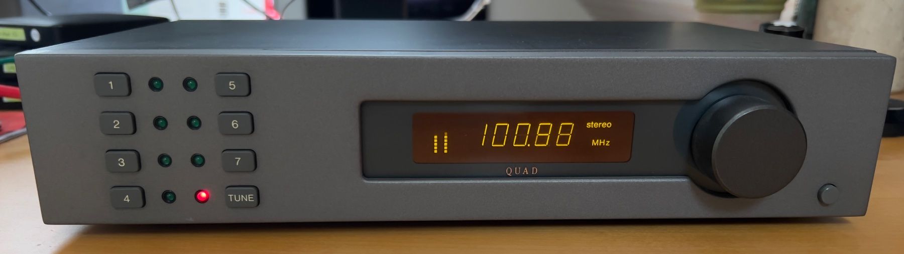 Quad Radios: QUAD FM4 Tuner – Gebraucht aus Volketswil von M1001