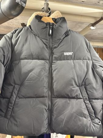 Snipes Puffer Jacke schwarz Grösse XS guter Zustand