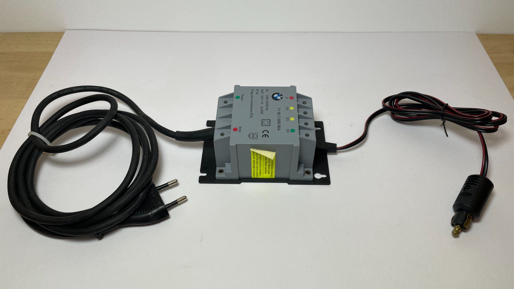 Chargeurs batteries: Chargeur de batterie Moto BMW type R – D'occasion à Chancy par alexFavre